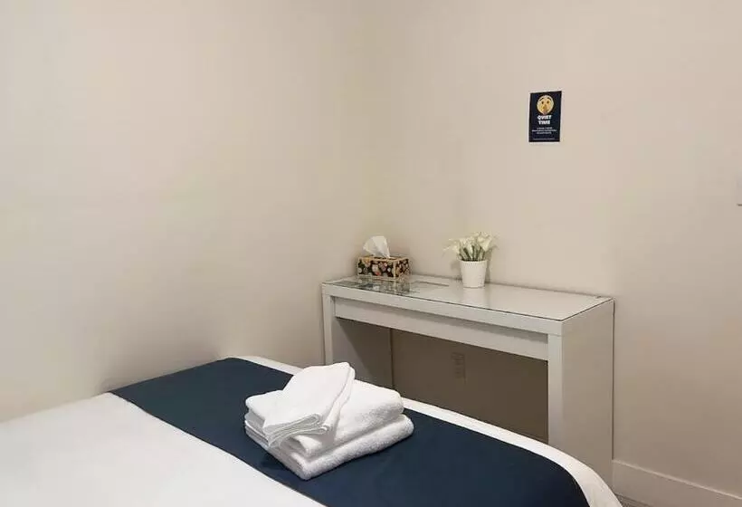پانسیون Private Entry 2 Bedrooms Entire Suite Free Parking Near Skytrain Metrotown