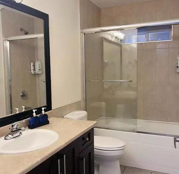 پانسیون Private Entry 2 Bedrooms Entire Suite Free Parking Near Skytrain Metrotown
