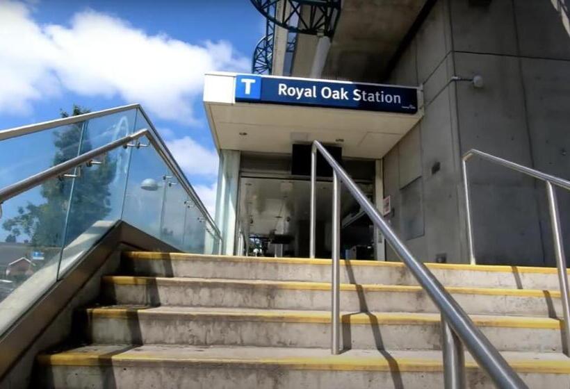 Pension Private Entry 2 Bedrooms Entire Suite Free Parking Near Skytrain Metrotown