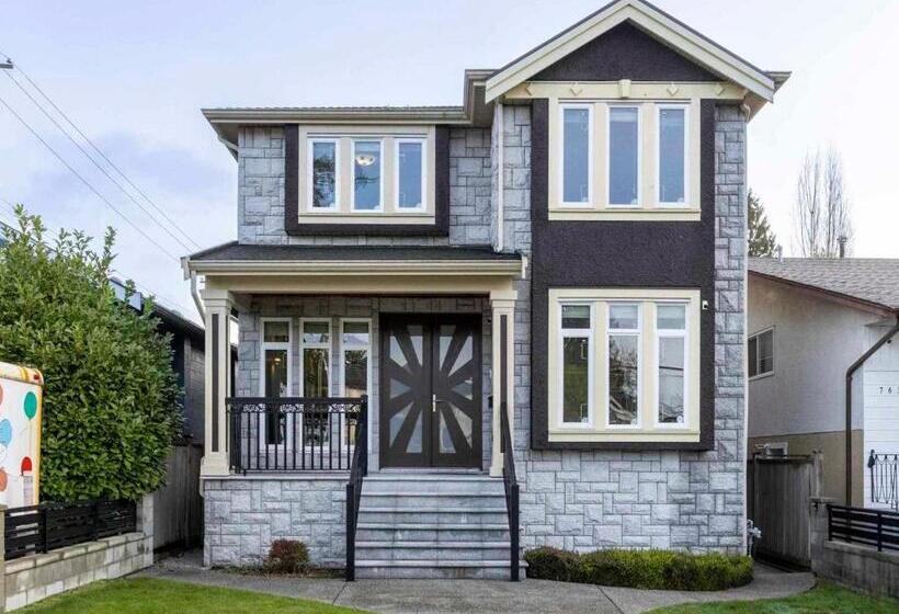 Pension Private Entry 2 Bedrooms Entire Suite Free Parking Near Skytrain Metrotown