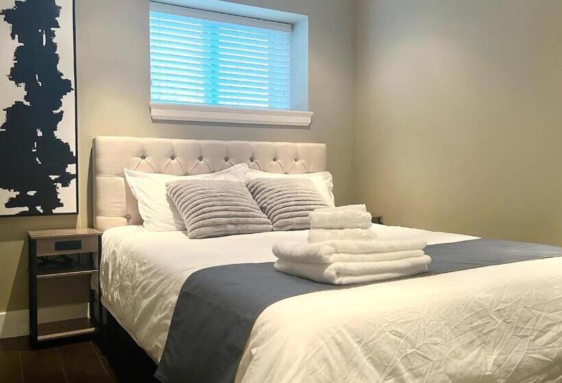 Pension Private Entry 2 Bedrooms Entire Suite Free Parking Near Skytrain Metrotown
