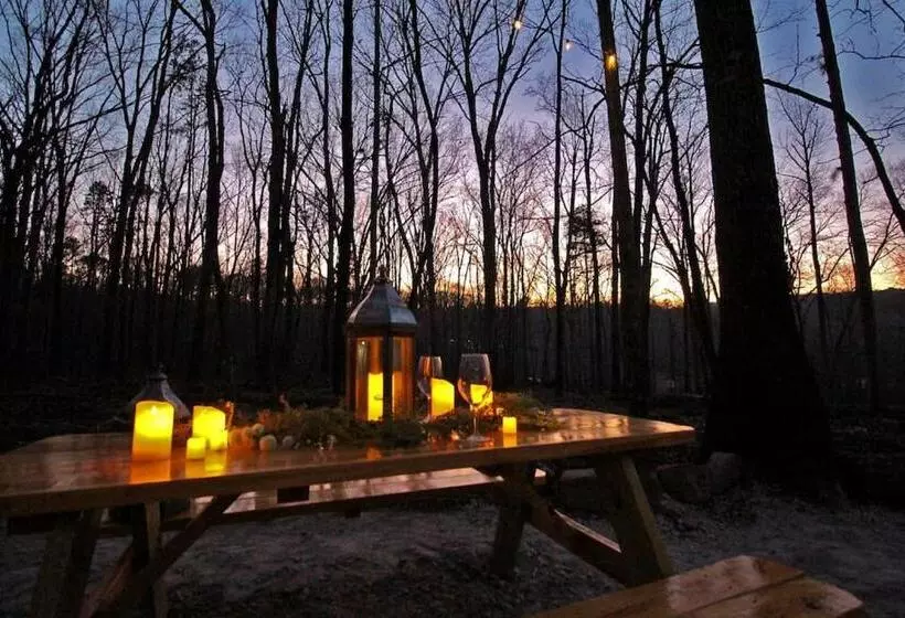 Majatalo Shipwrecked