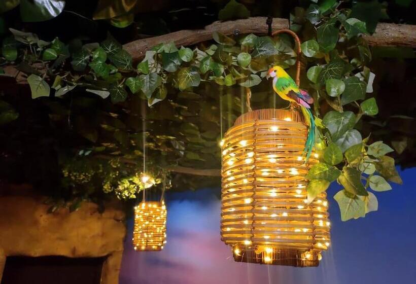 ペンション Shipwrecked