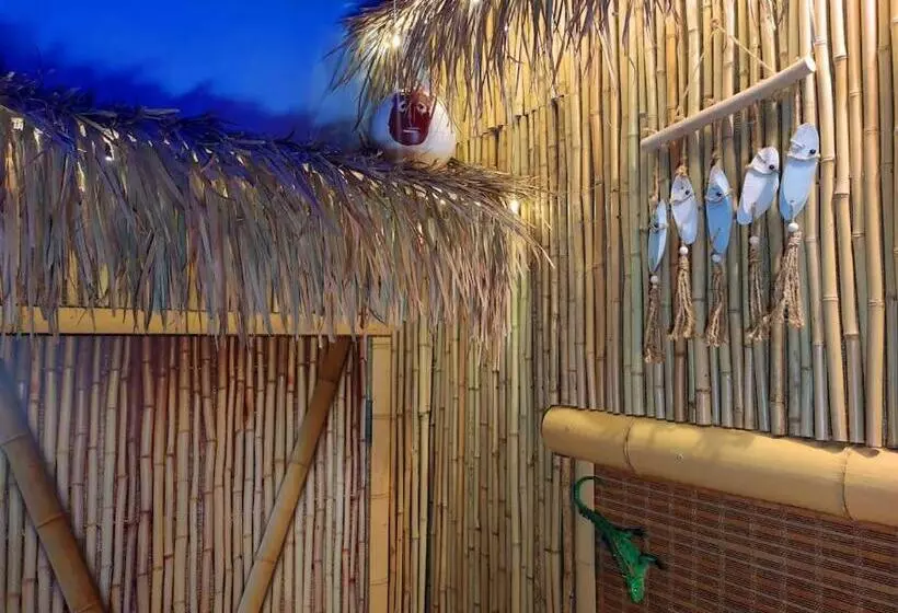 Majatalo Shipwrecked