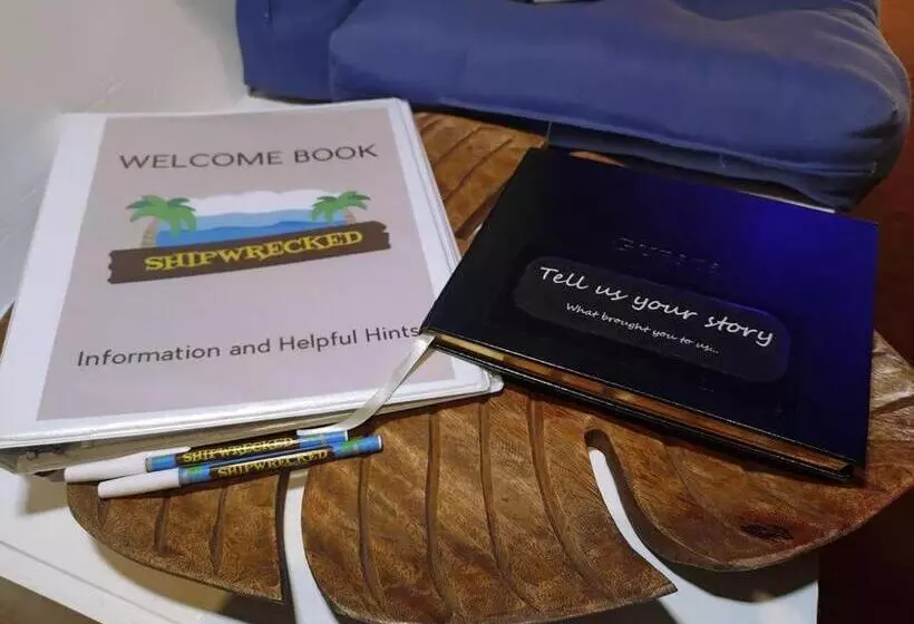 Majatalo Shipwrecked