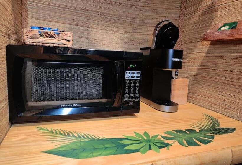 ペンション Shipwrecked