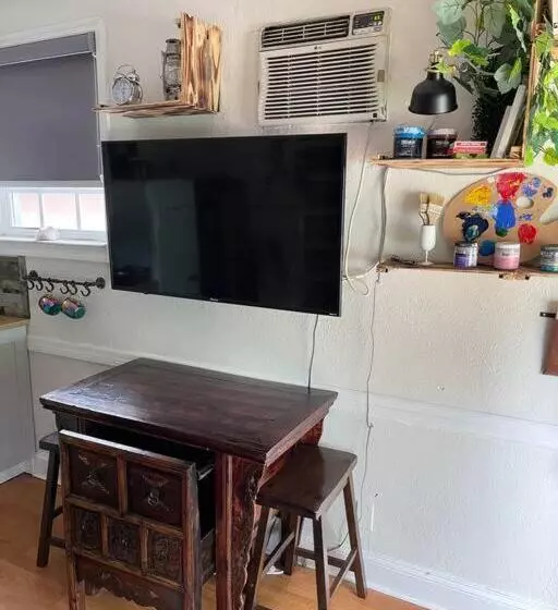 پانسیون The Cozy Villa Private Parking