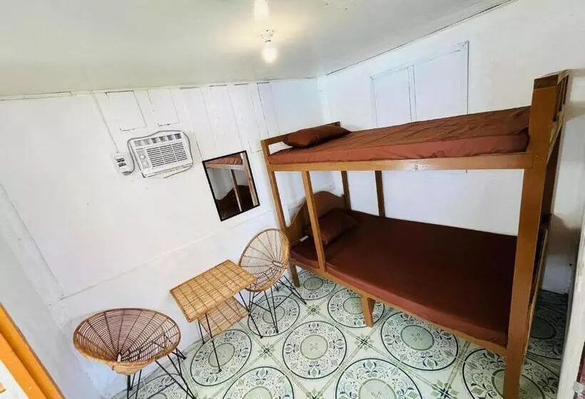 Seaside Hostel Malapascua