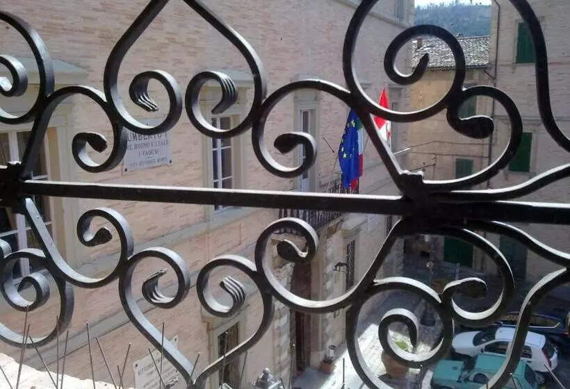 B&b Piazza Del Papa