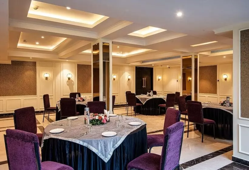 ホテル The Vintage Srinagar At Dal Lake