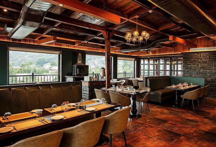 هتل The Vintage Srinagar At Dal Lake