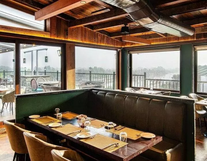 ホテル The Vintage Srinagar At Dal Lake