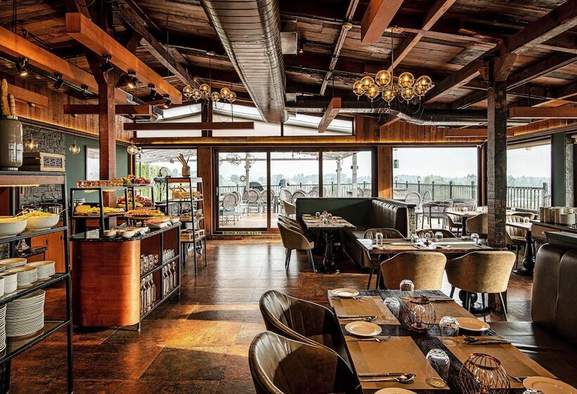 هتل The Vintage Srinagar At Dal Lake