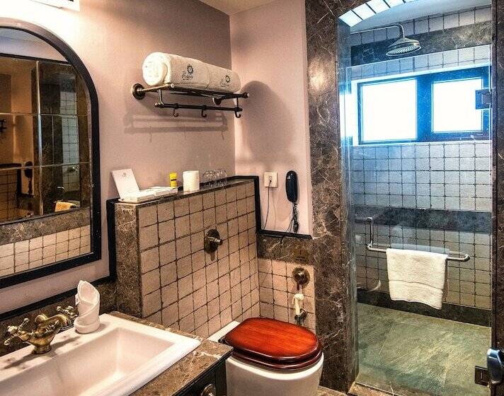 هتل The Vintage Srinagar At Dal Lake