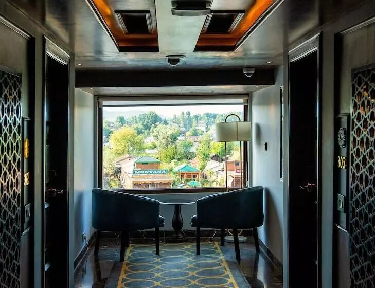 ホテル The Vintage Srinagar At Dal Lake