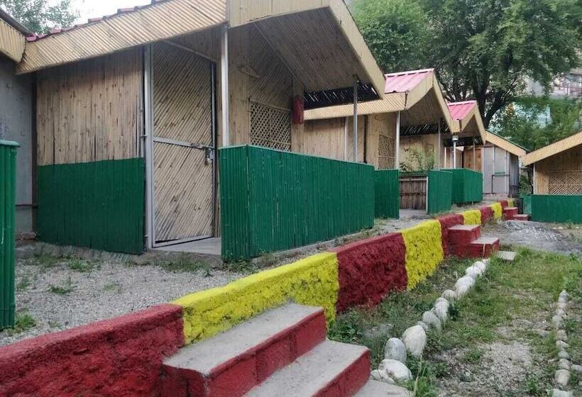 Hotel Tirthan Village Huts