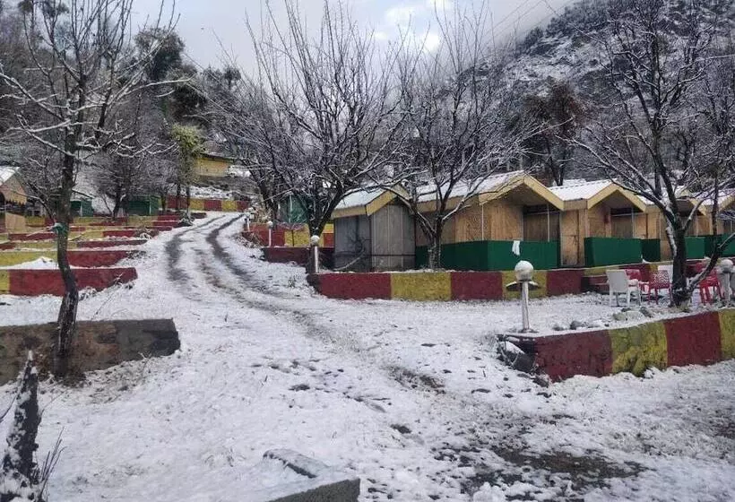 ホテル Tirthan Village Huts