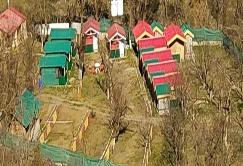ホテル Tirthan Village Huts