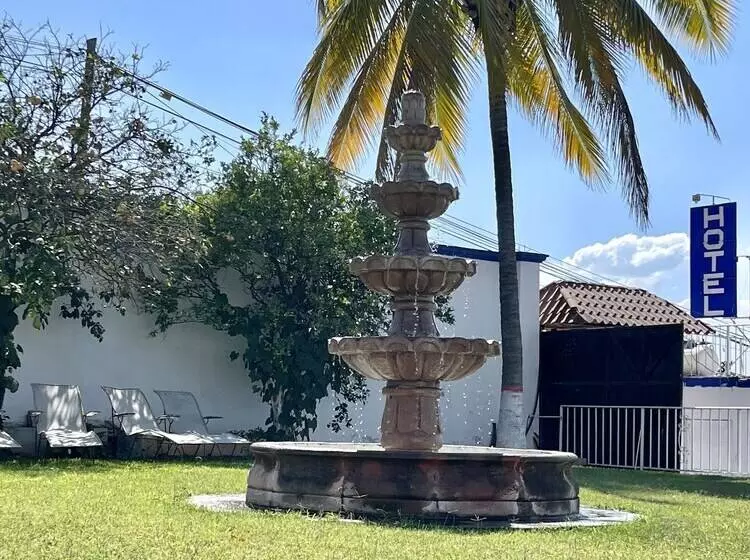ホテル Tres De Mayo