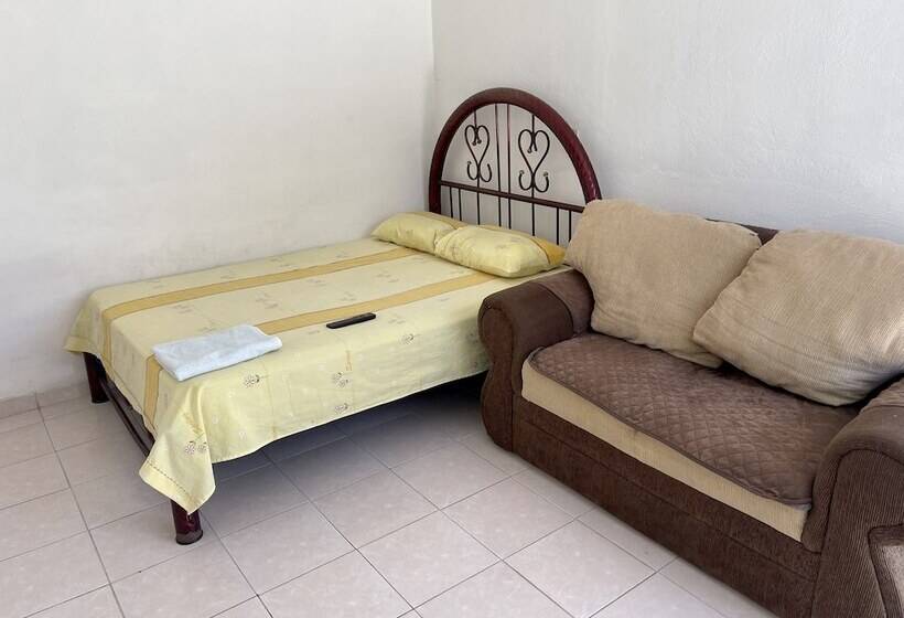 فندق Tres De Mayo