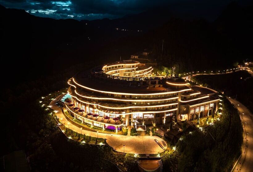 Lady Hill Sapa Resort