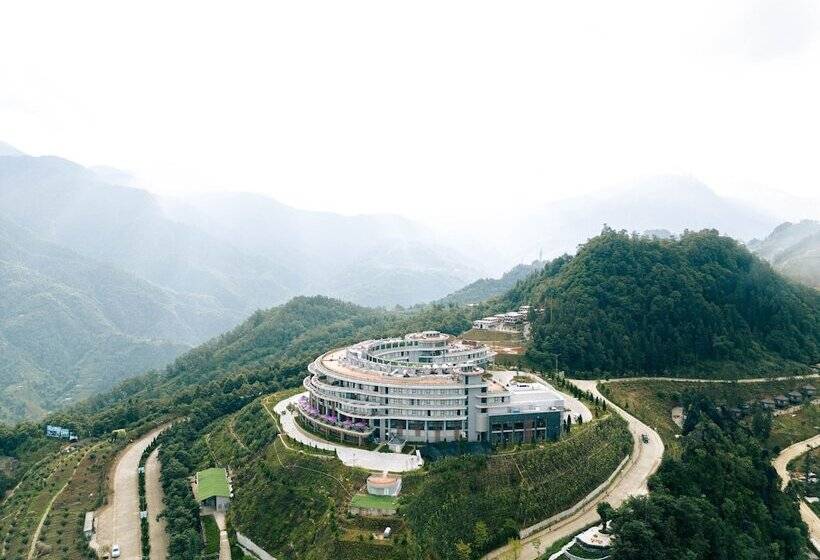 Lady Hill Sapa Resort