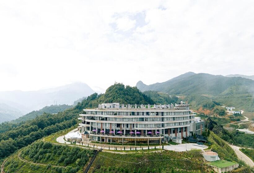 Lady Hill Sapa Resort