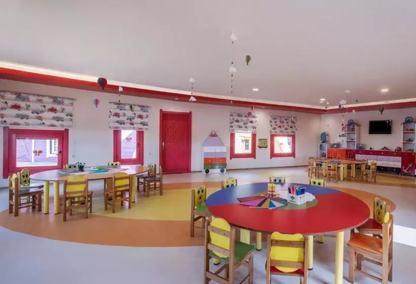 استراحتگاه Papillon Belvil Holiday Village