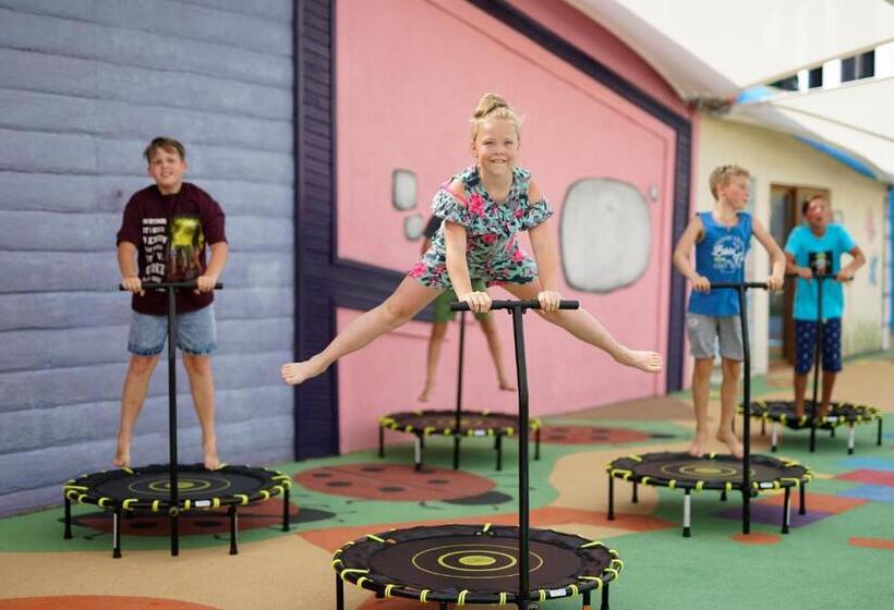 リゾートホテル Papillon Belvil Holiday Village