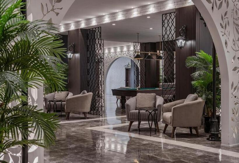 リゾートホテル Papillon Belvil Holiday Village