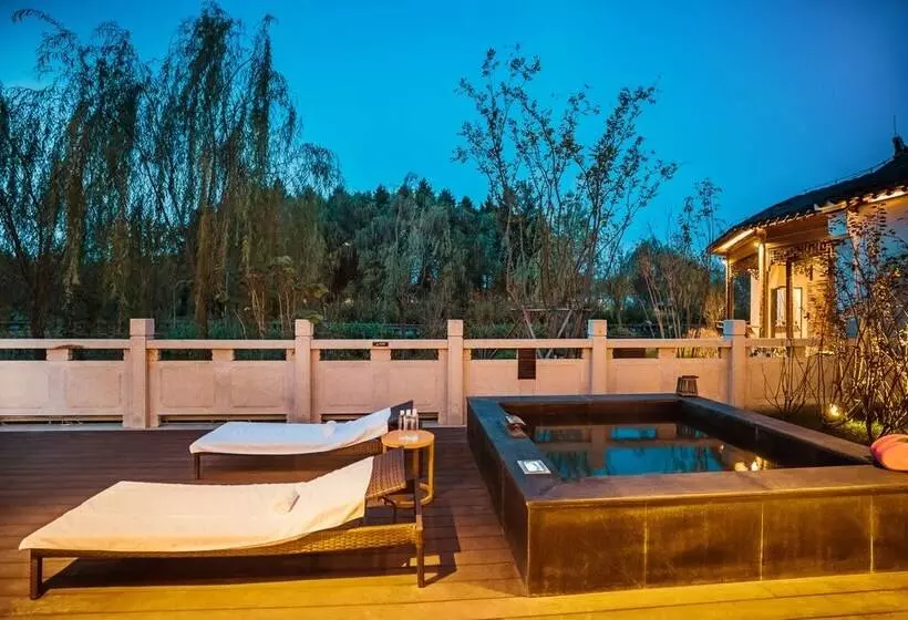 Lomakeskus Yihe Lake Shore Hotspring