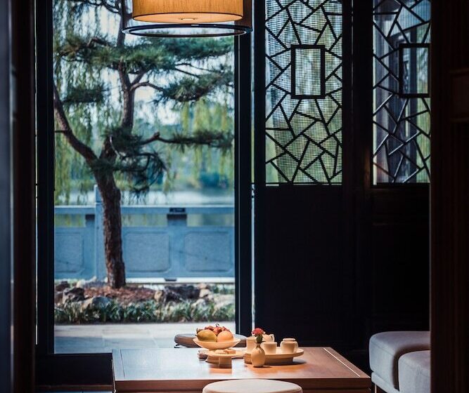 Kurort  Yihe Lake Shore Hotspring