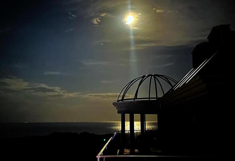 Sea View Apartment Free Parking