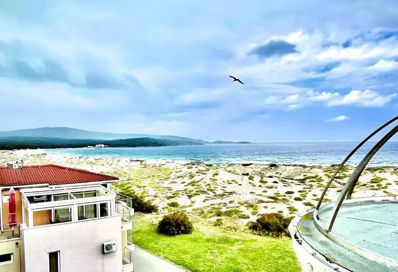 Sea View Apartment Free Parking