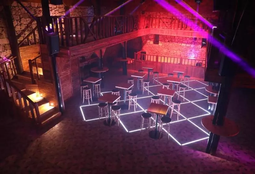 Babylontown Otel