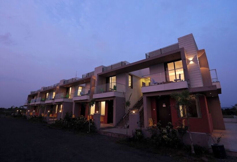 Отель Leena Resort