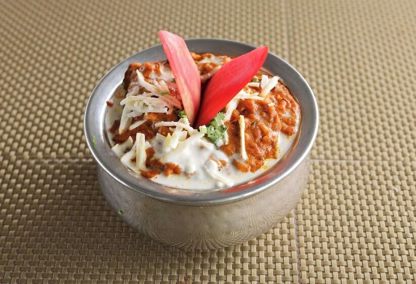 Отель Leena Resort