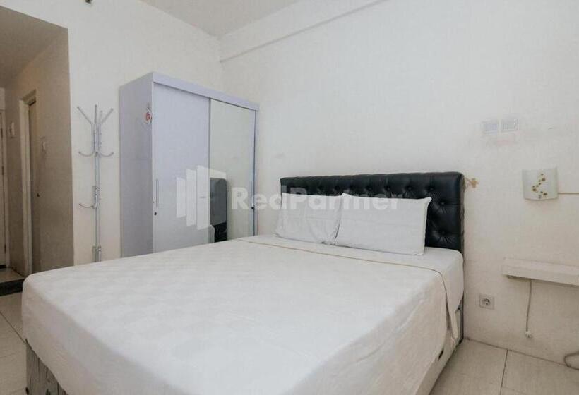 בית מלון כפרי Redliving Apartemen Skylounge Tamansari Vanez Room