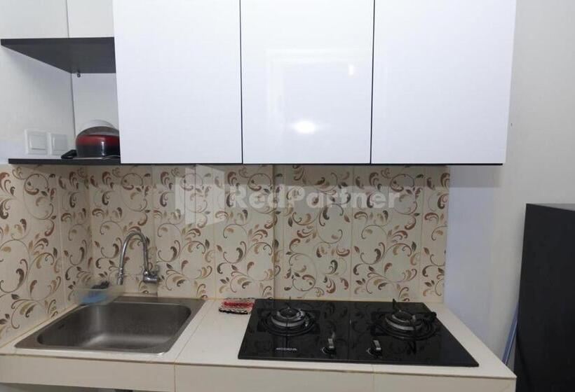 בית מלון כפרי Redliving Apartemen Skylounge Tamansari Vanez Room