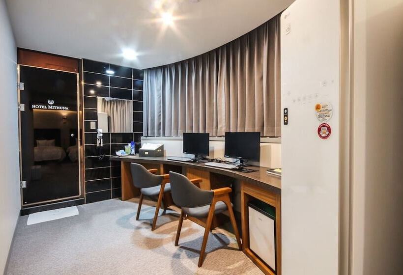 모텔 Busan Oncheonjang Hotel Mithuna