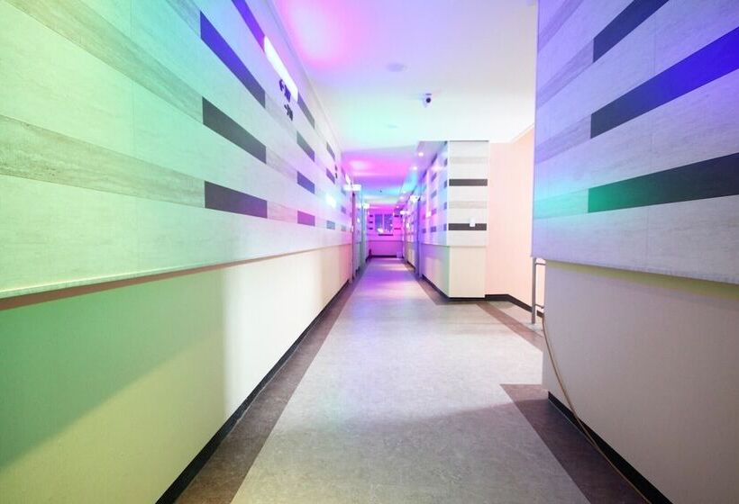 汽车旅馆  Geochang Java