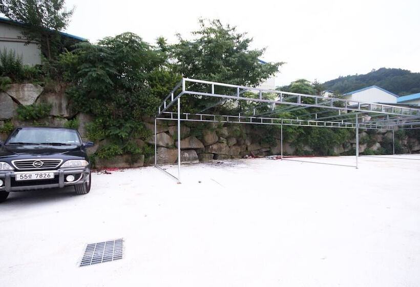 汽车旅馆  Geochang Java