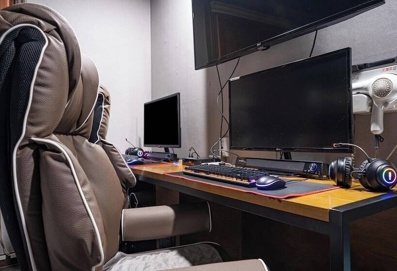 모텔 Incheon Hole In One