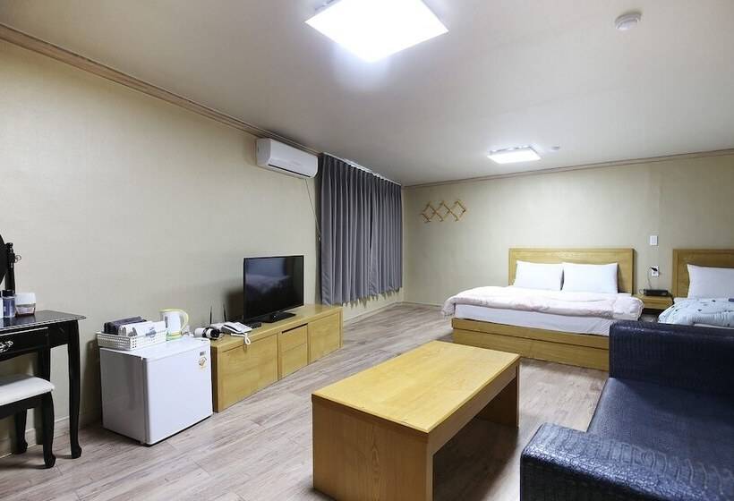 Motel Jecheon W