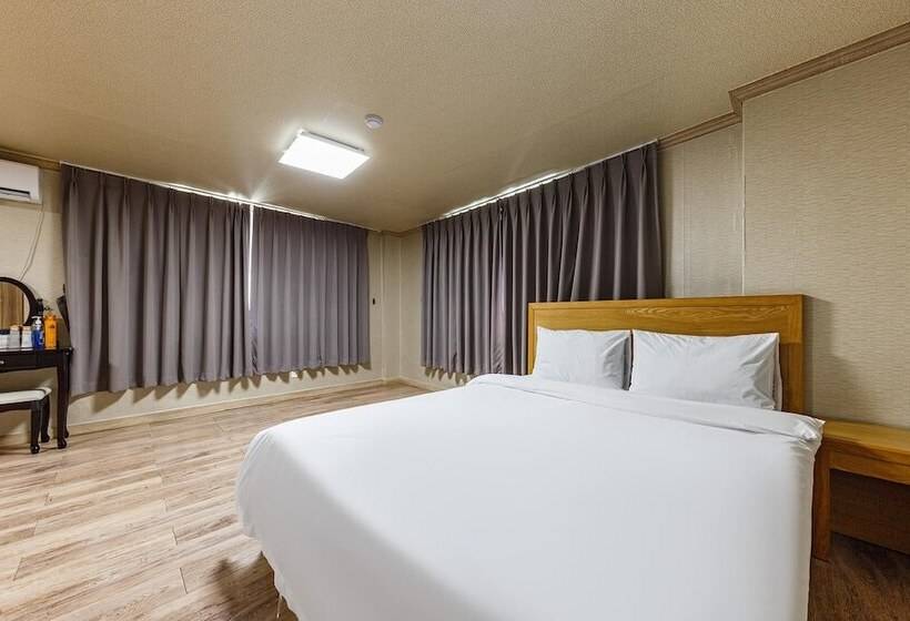 Motel Jecheon W