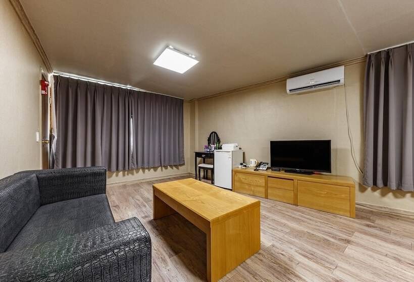 Motel Jecheon W