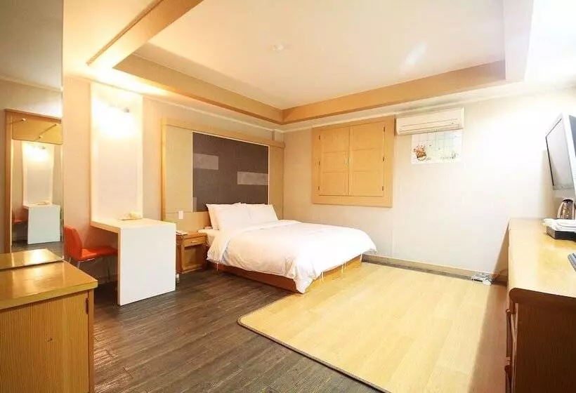 Motelli Jeonju Seonosong Core