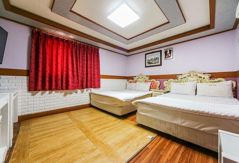 Motel Jukdo Market In Pohang
