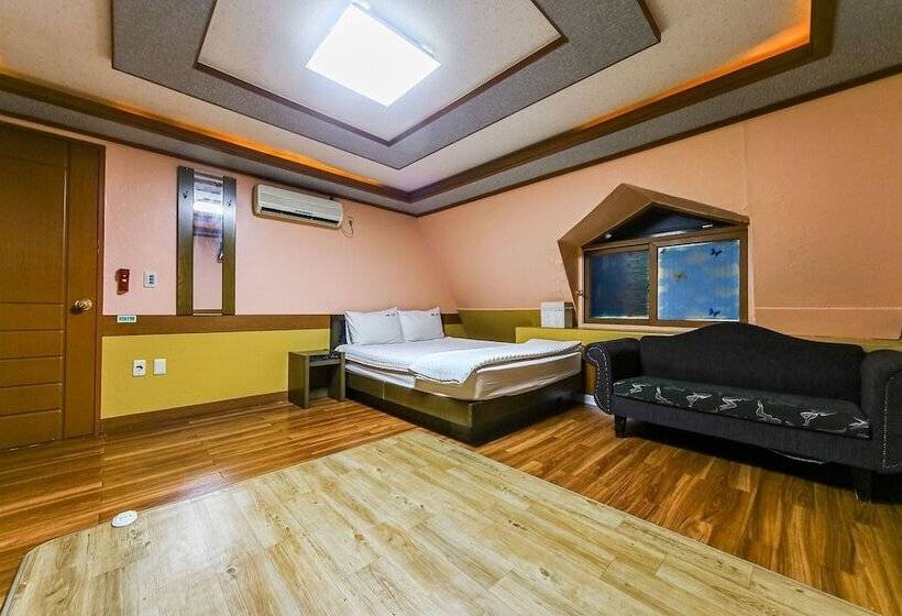 Motel Jukdo Market In Pohang