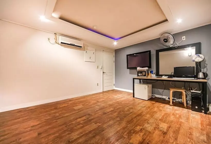 モーテル Pohang Daedodong White